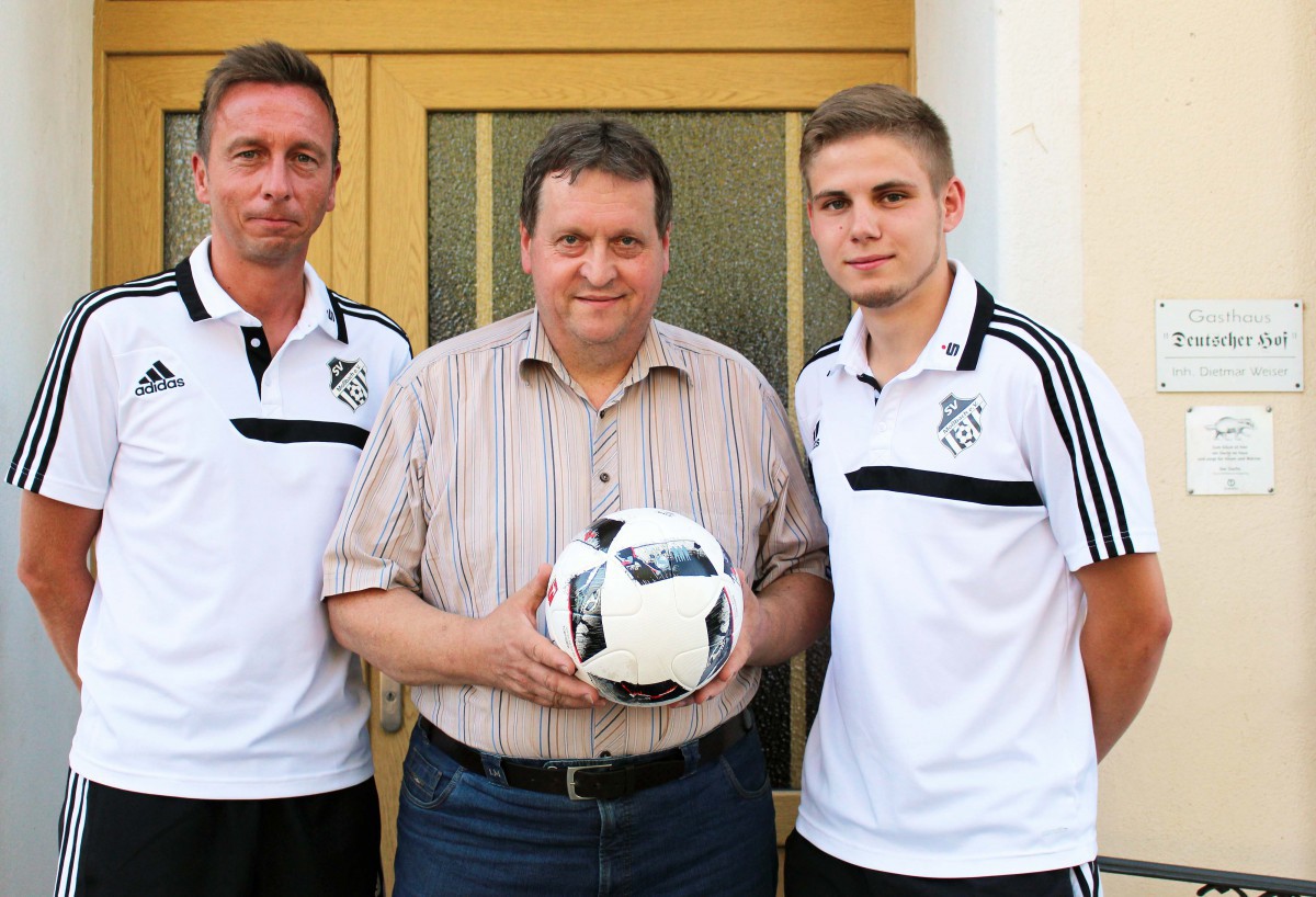 Gasthaus u. Hotel Deutscher Hof sponsert aktuellen Spielball