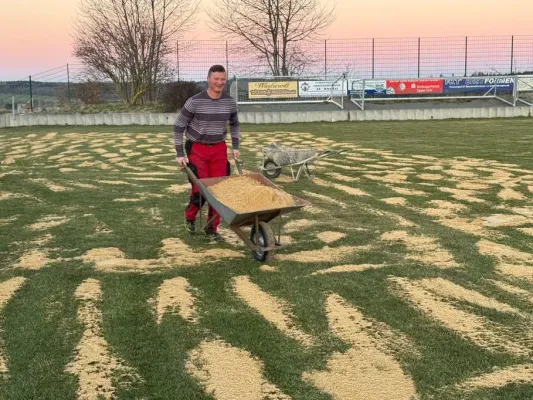 Arbeitseinsatz Platzbesandung am 19.03.2025